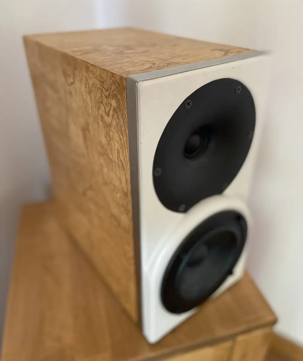 Bild von 2-Way Bookshelf Speaker